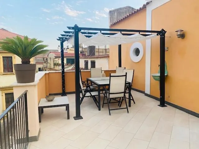Imorticelli - Unconventional House *