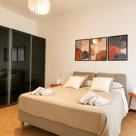 Imorticelli - Unconventional House Apartment