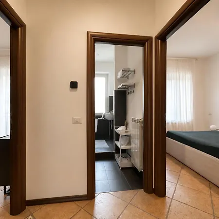 Imorticelli - Unconventional House *